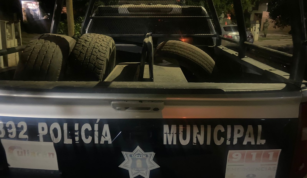Delincuentes golpean a hombre con arma en la cabeza y lo despojan de vehículo, en Culiacán