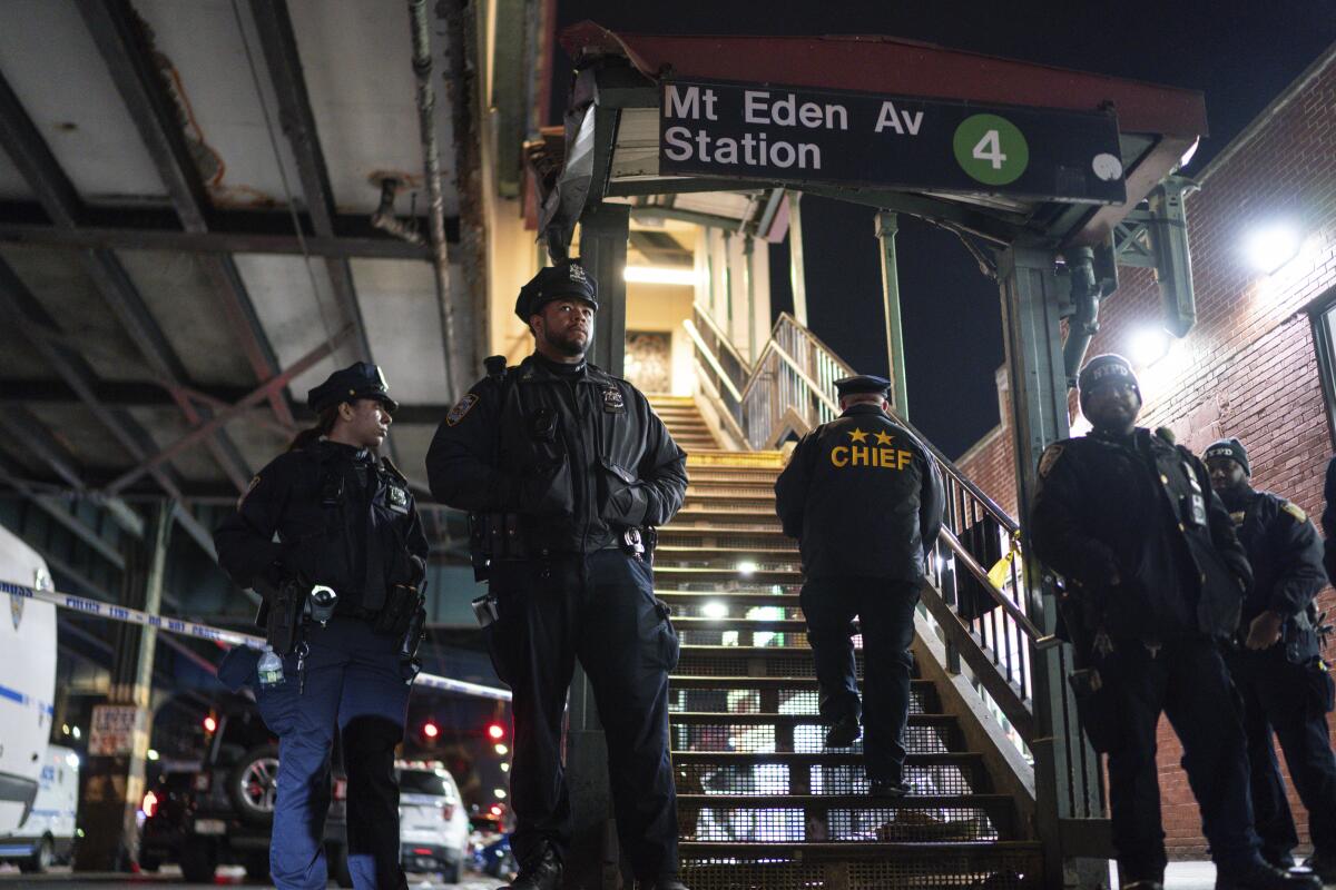 Mexicano pierde la vida por ‘bala perdida’ tras tiroteo en Nueva York; policía relata los hechos