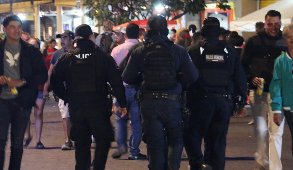 Investigarán a policías de Mazatlán que cobraban por entrar al Centro Histórico