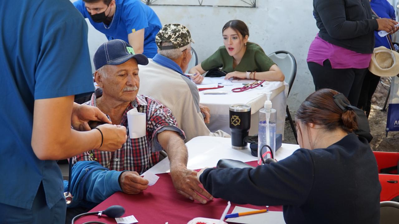 Agradecen colonos de La Estrella ver a las autoridades municipales y acudir a su sector