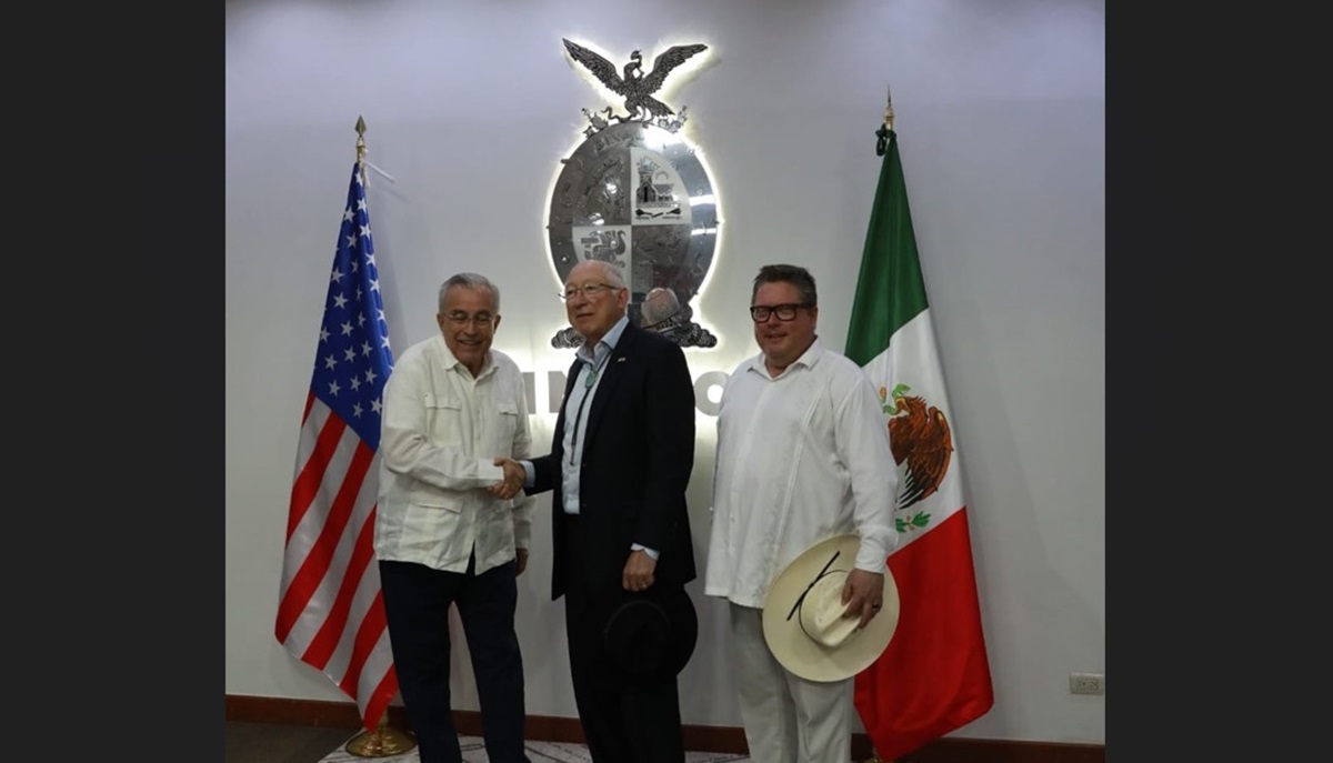 Rubén Rocha Moya recibe a Ken Salazar, embajador de EU en México
