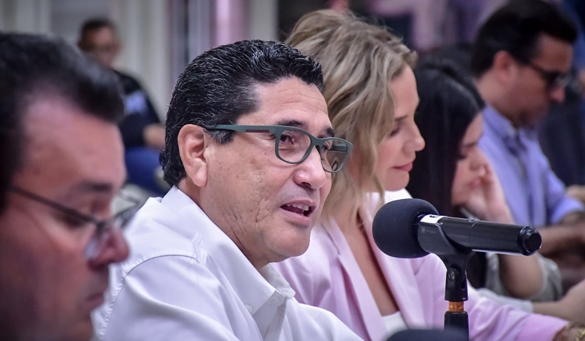 Martín Pérez se separa de su cargo de regidor de Mazatlán para contender por diputación local