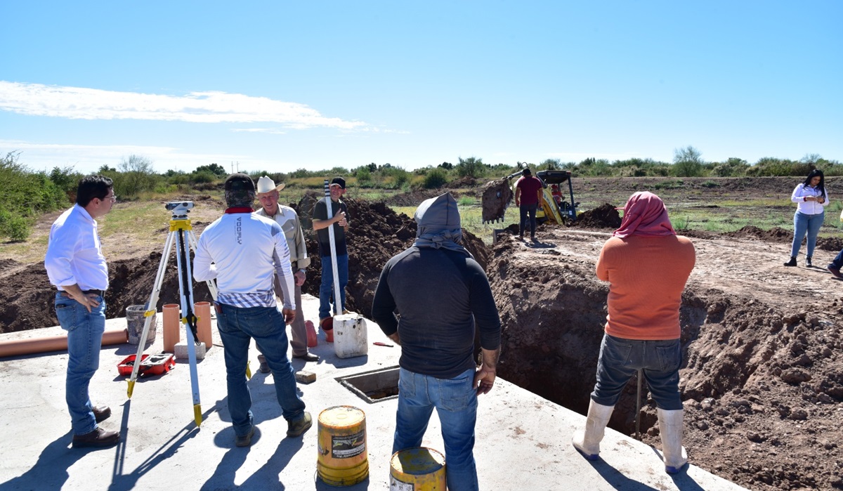 Trabajan en Angostura en la rehabilitación de la laguna de oxidación de El Ébano