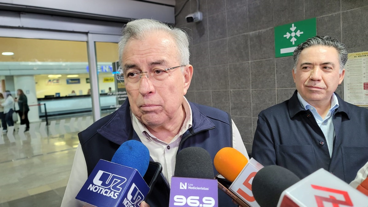 Rocha Moya acude a recibir a Claudia Sheinbaum en Culiacán