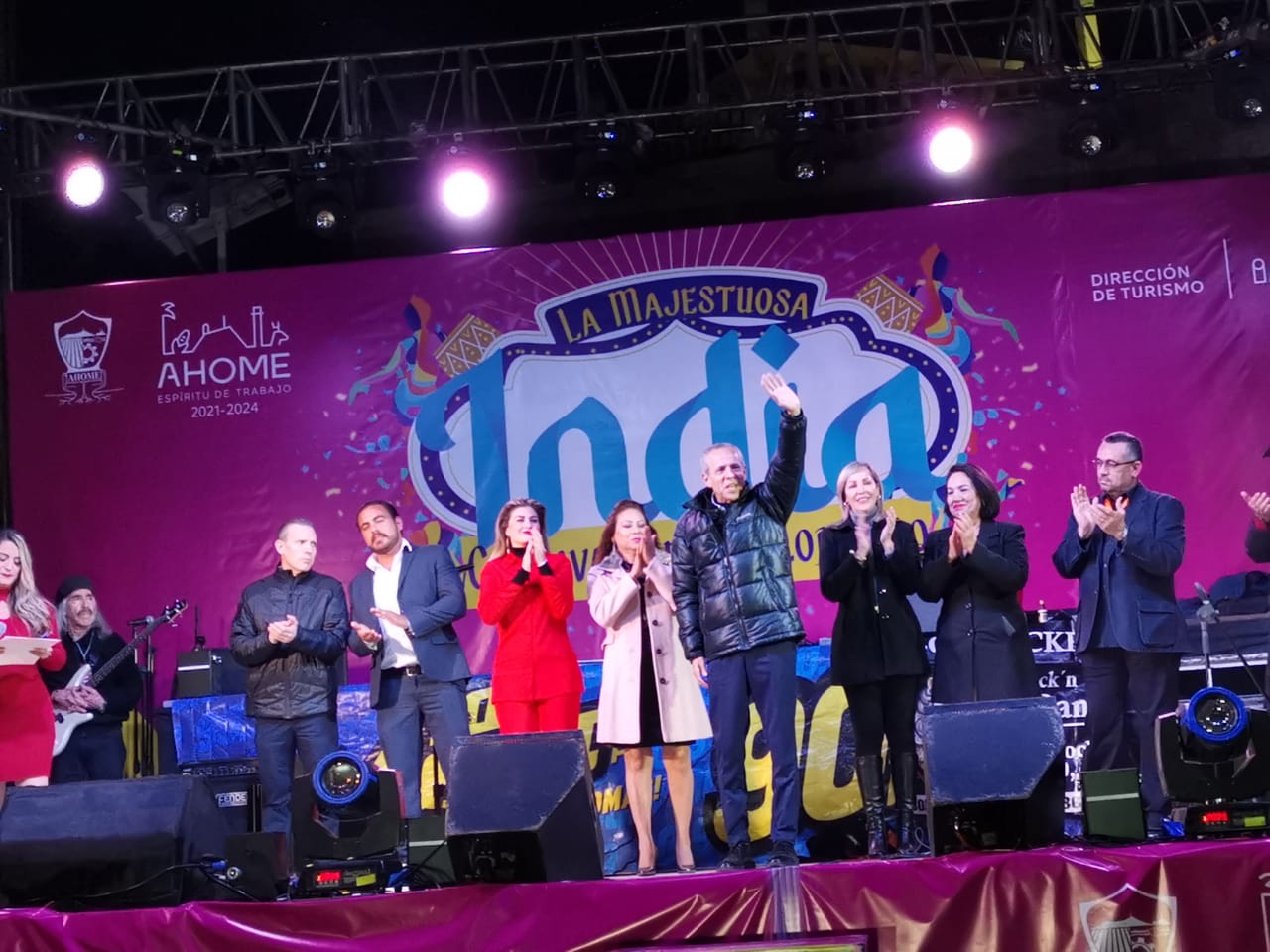 Entre pirotecnia y algarabía da inicio el Carnaval Topolobampo 2024
