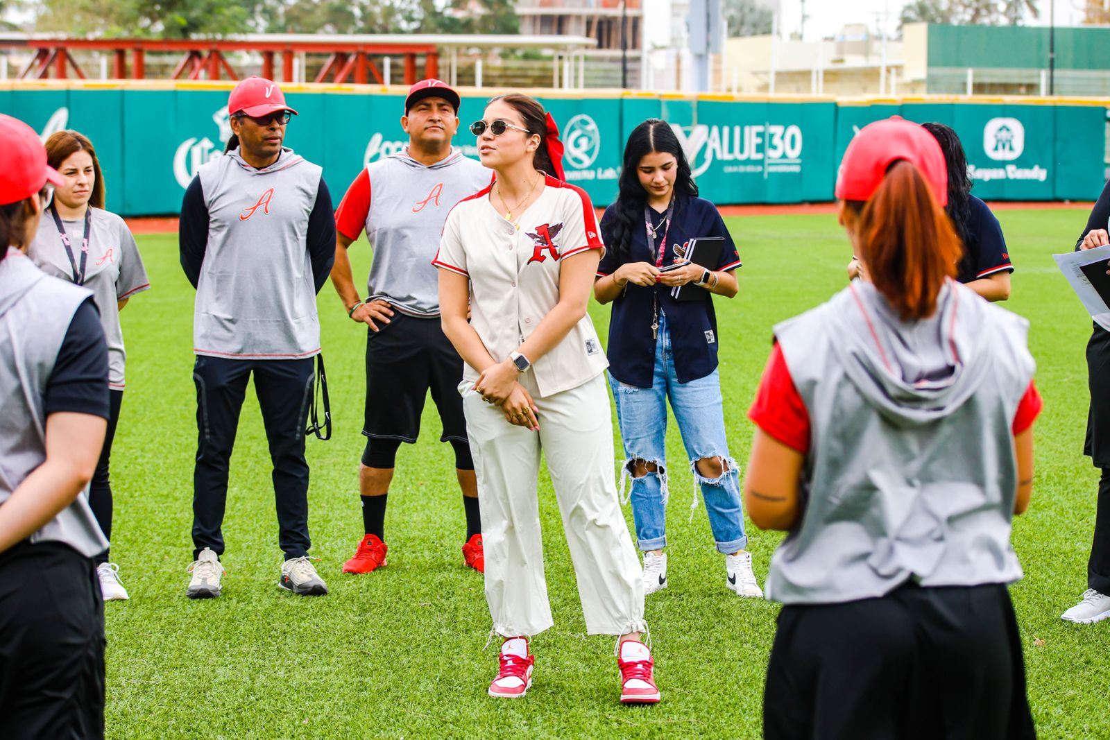 “Ya somos históricas”: Andrea Valdez, gerenta deportiva de El Águila de Veracruz