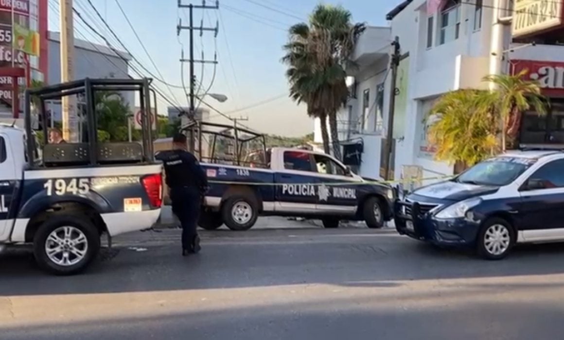 Comando armado irrumpe en bar de Cuernavaca, hay  dos muertos y varios heridos