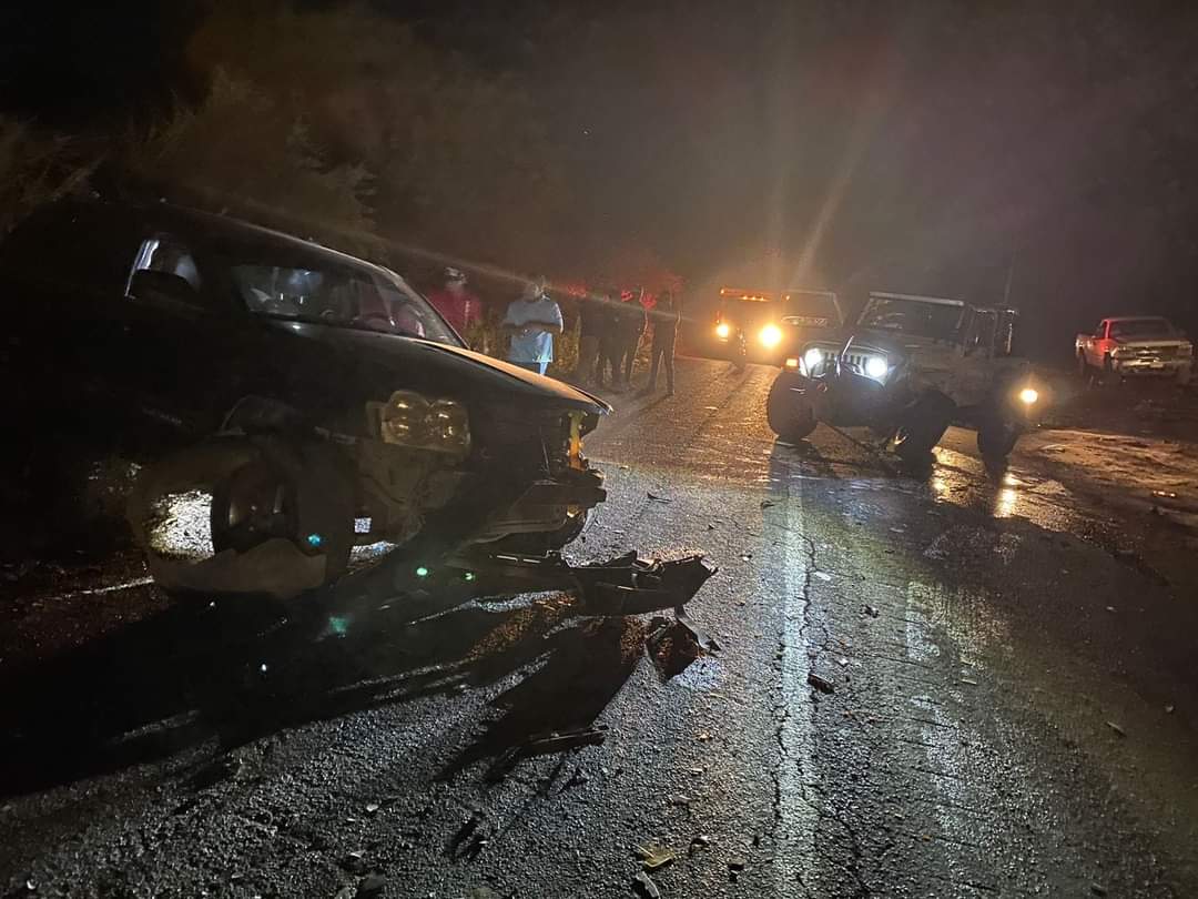 Choque entre dos vehículos deja a dos lesionados en Escamillas, en Mazatlán