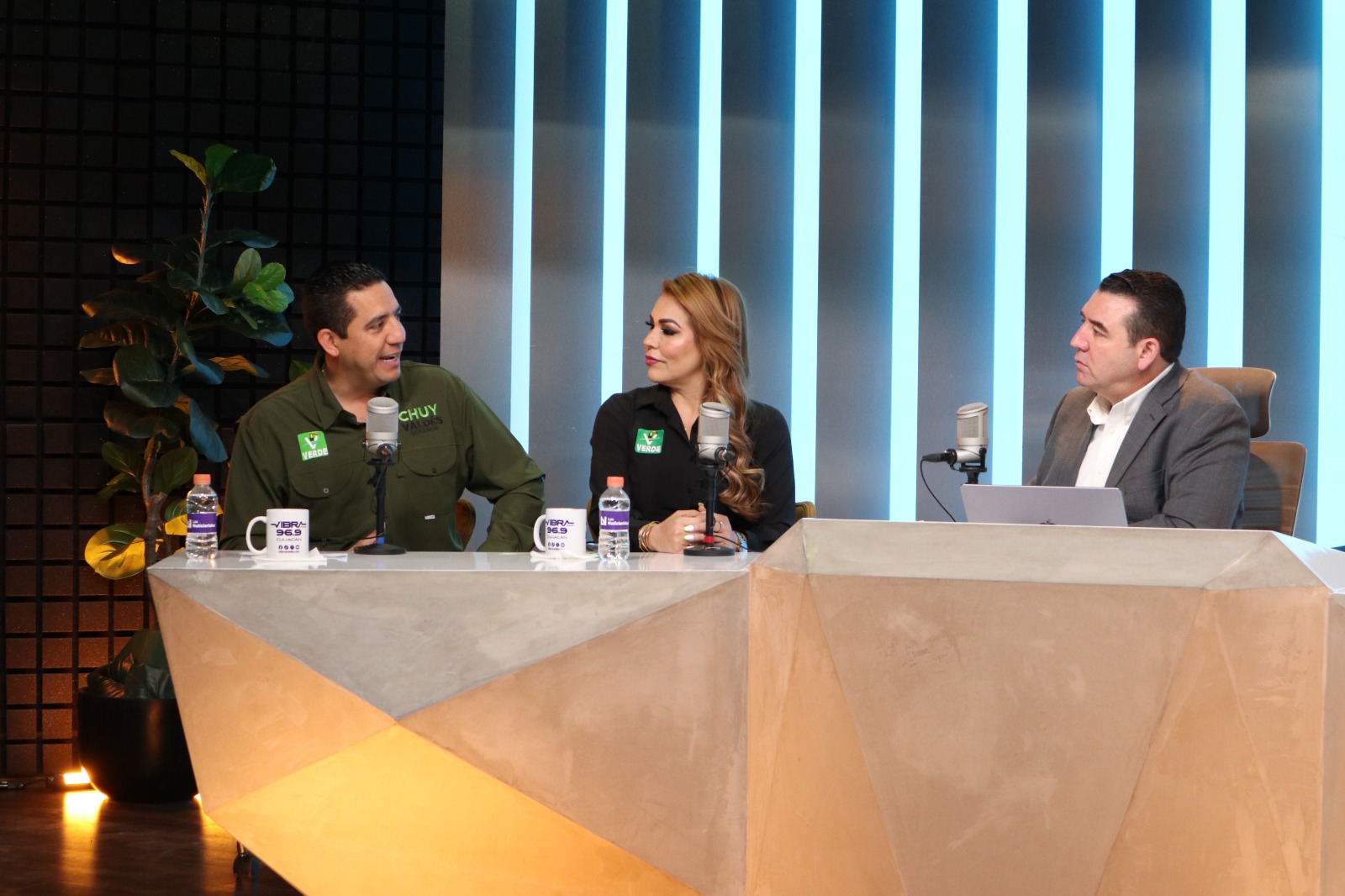 Transporte público gratuito para todos los estudiantes: Chuy Valdés