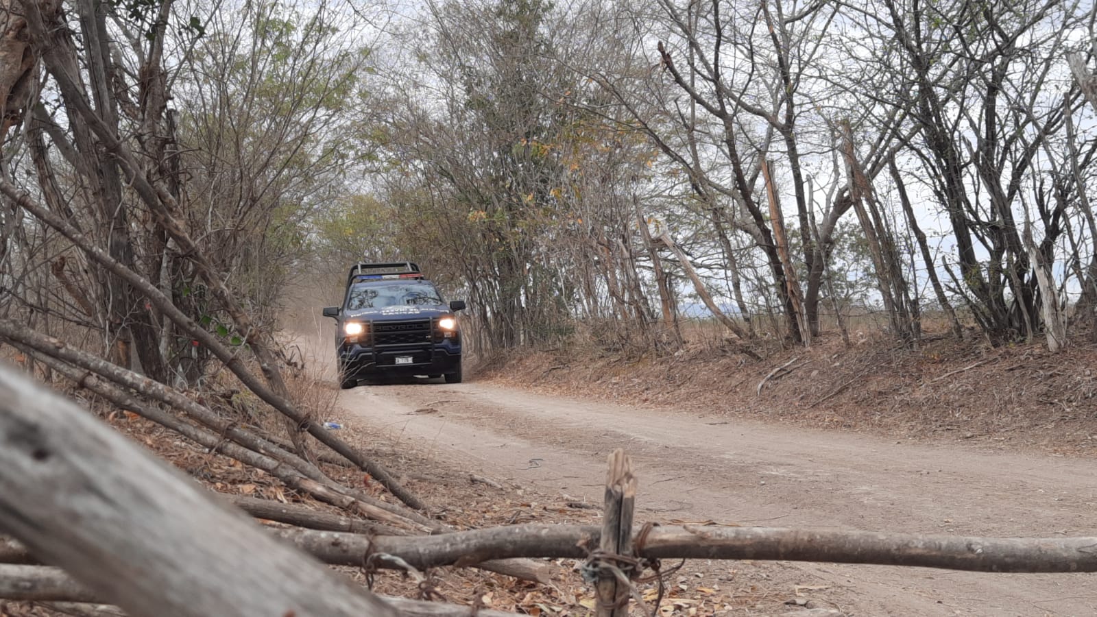 Encuentran cuerpo humano semienterrado cerca de El Carrizalejo, al oriente de Culiacán