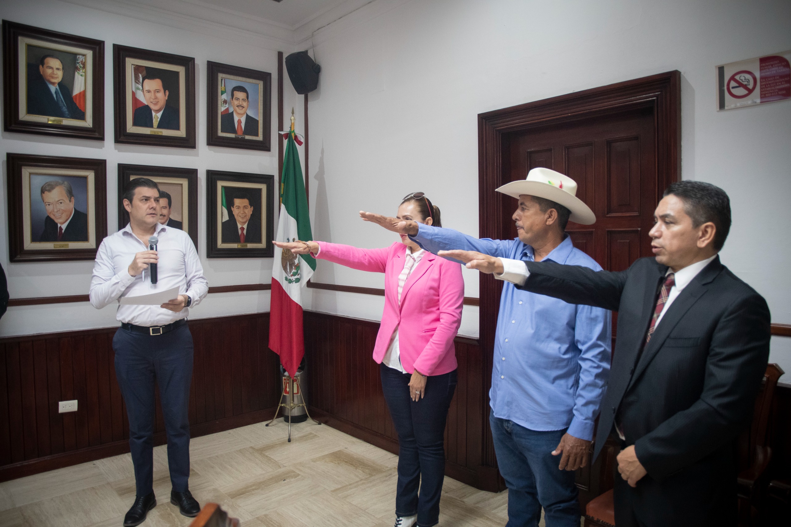 Rinden protesta tres regidores suplentes de Culiacán