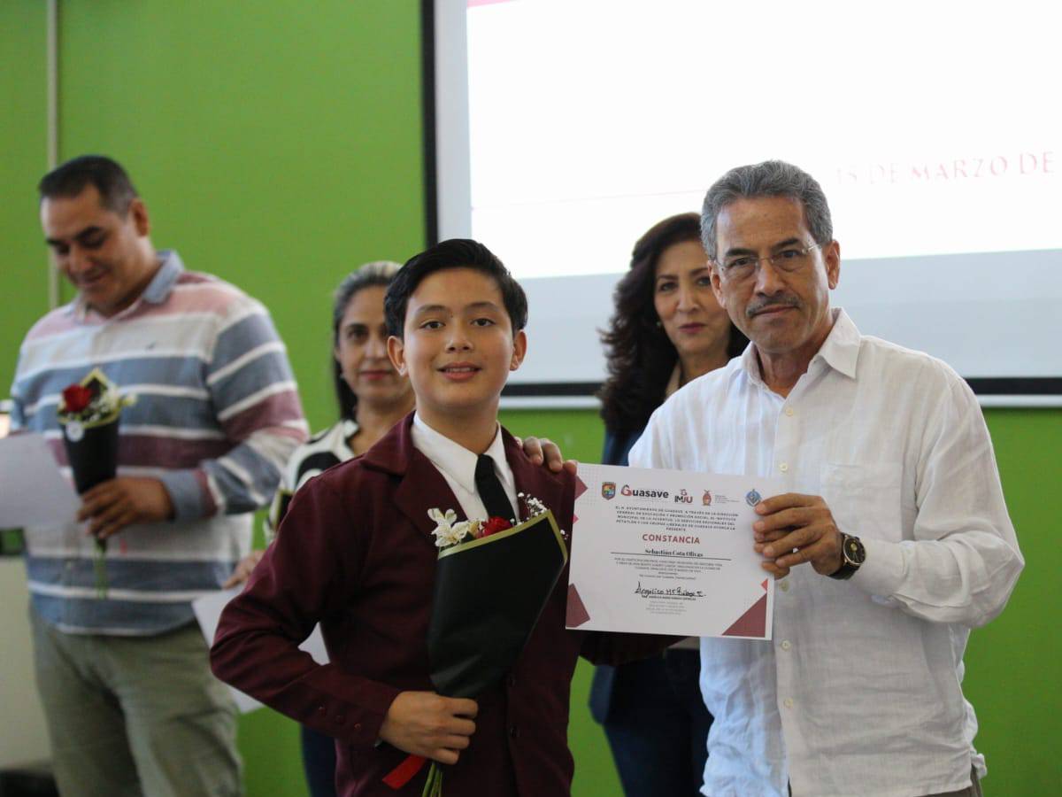 Sebastián, estudiante de La Trinidad, Guasave, gana concurso de la vida y obra de Benito Juárez