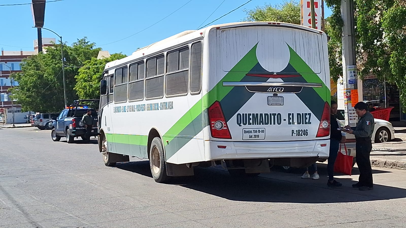 Balean a señora durante asalto a joven que acababa de retirar dinero de cajero, en Culiacán
