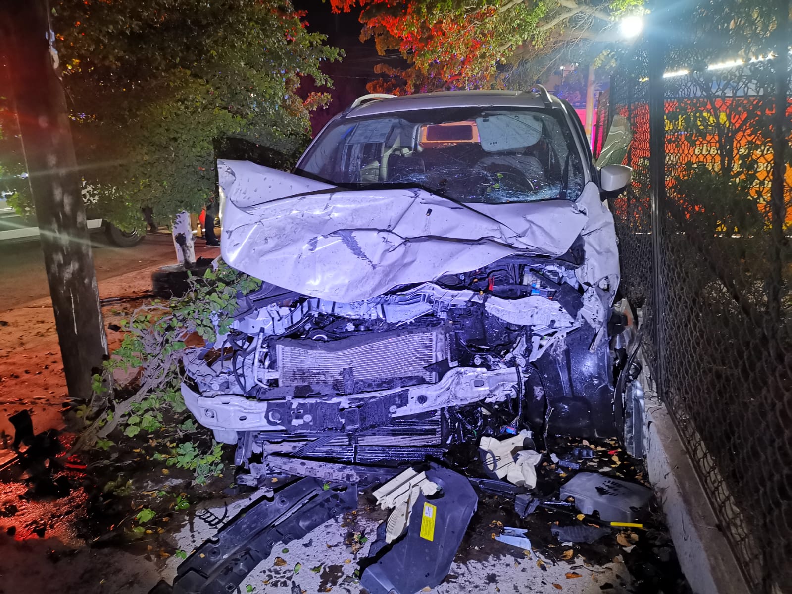 Comensales de un negocio de tacos en Los Mochis se llevan tremendo susto tras presenciar accidente vial