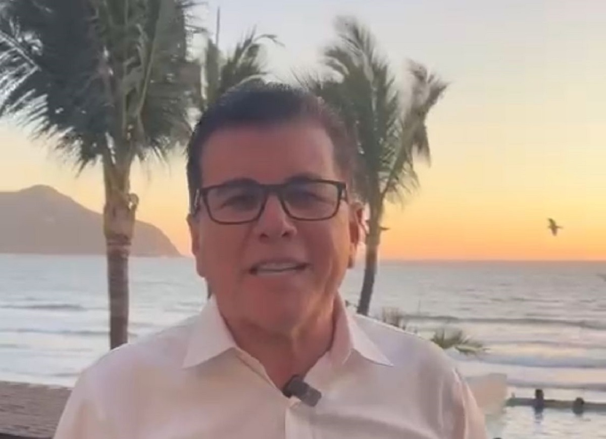 El amor a las bandas es de toda la vida, les dice el alcalde, Édgar González a músicos