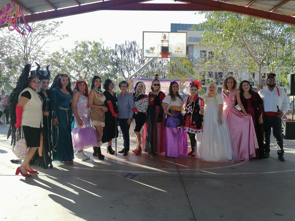 Estudiantes y maestros hacen vínculos en un evento ‘Aprendamos a Caminar Juntos’