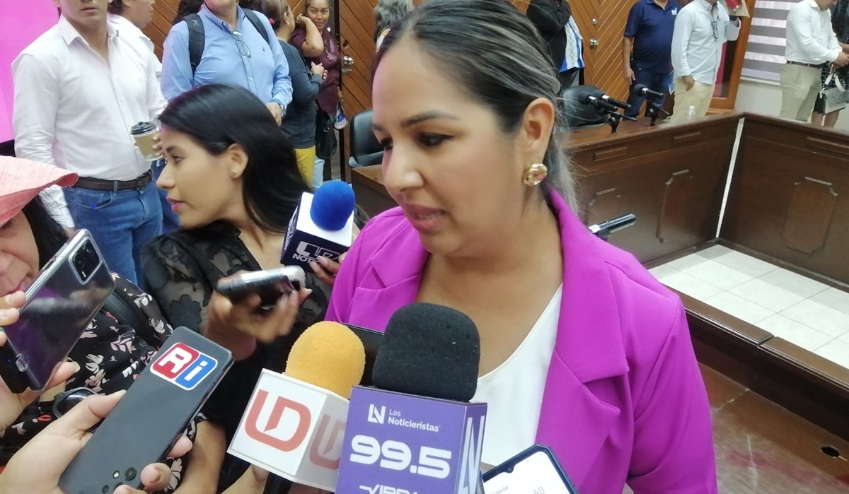 América Carrasco, regidora de Mazatlán, también pediría licencia para contender por un cargo
