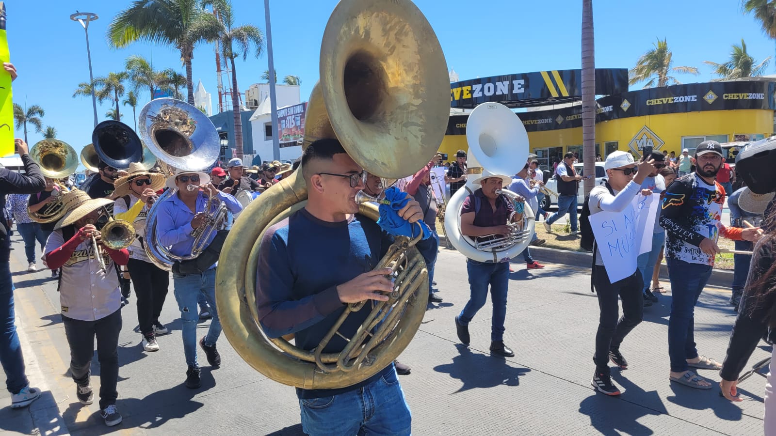¿Ruido cacofónico? Bandas dejan 641 millones más de derrama económica que rentas vacacionales en Mazatlán
