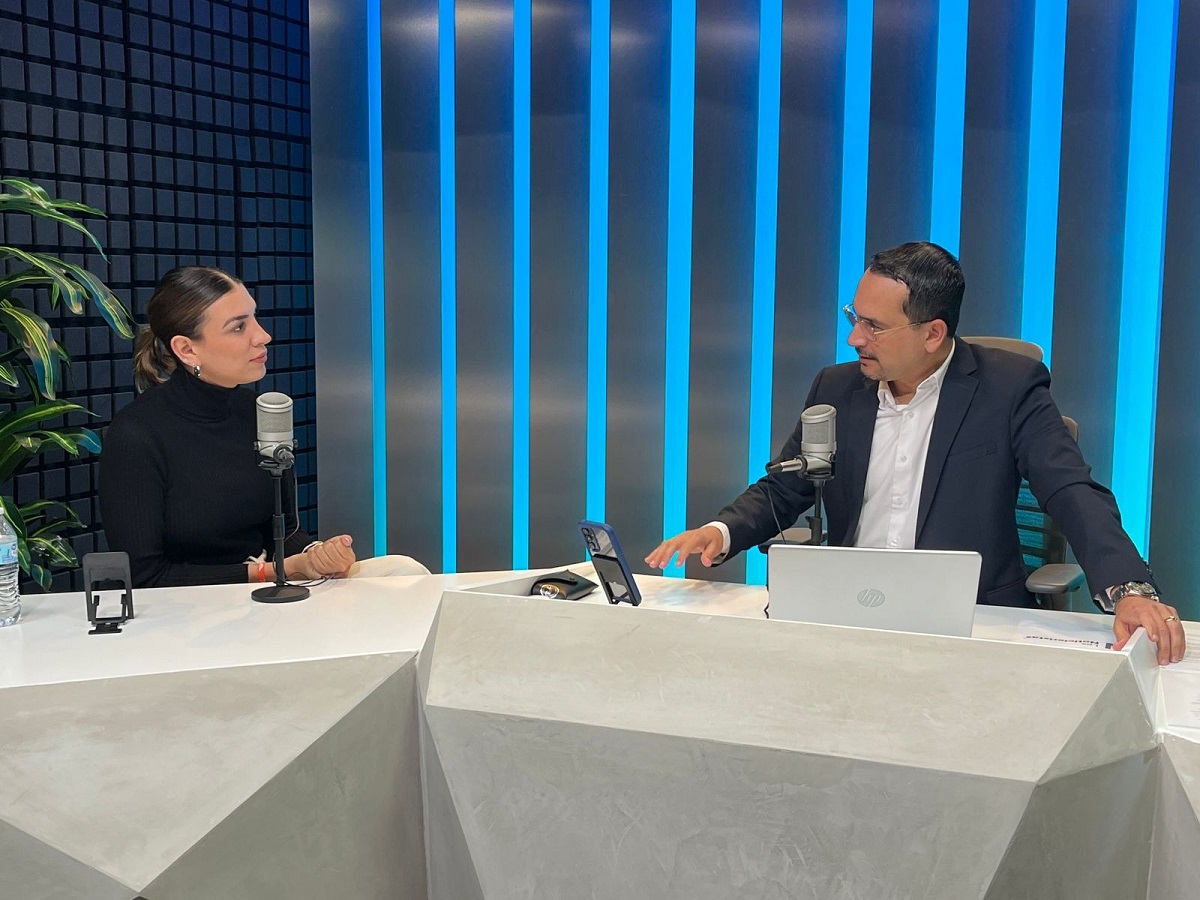 Lucharé por los jóvenes, son los que están hambrientos de ser escuchados, manifestó Bárbara Fox