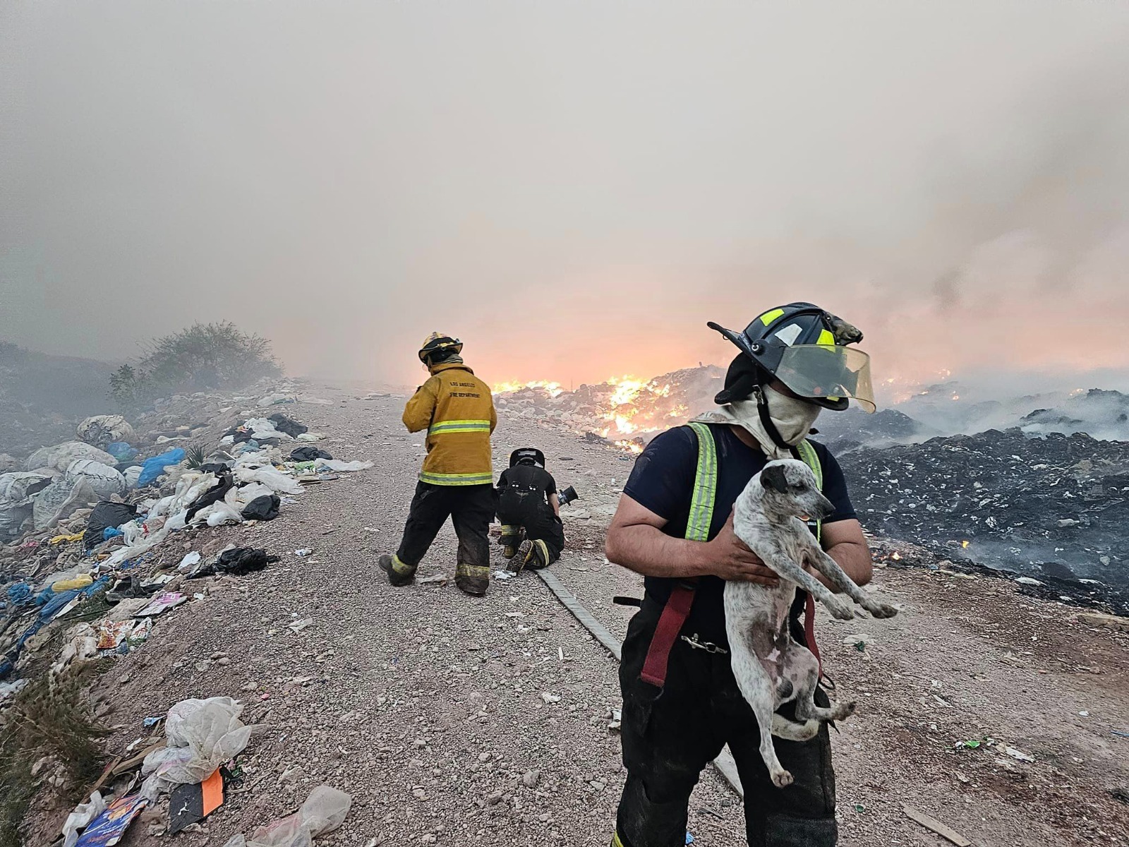 Se cumplen más de 48 horas de incendio del basurón en Mazatlán, aún sin sofocarse