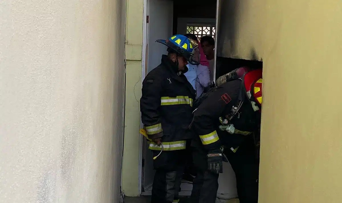 ¡Vaya susto! Se incendia un boiler en una casa de Los Mangos 1 en Mazatlán