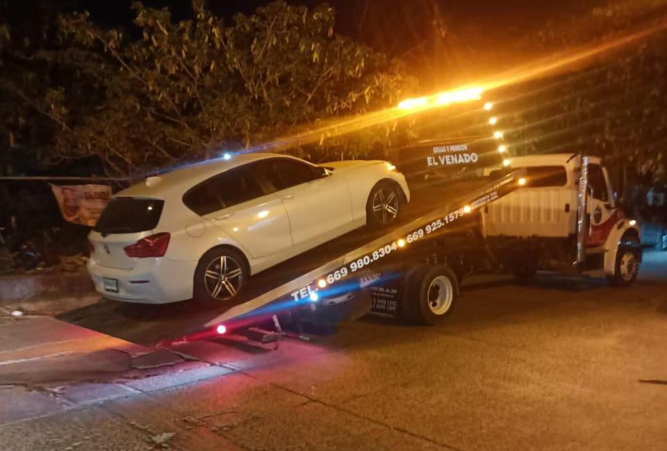 Recuperan en Mazatlán un auto BMW con reporte de robo en Jalisco