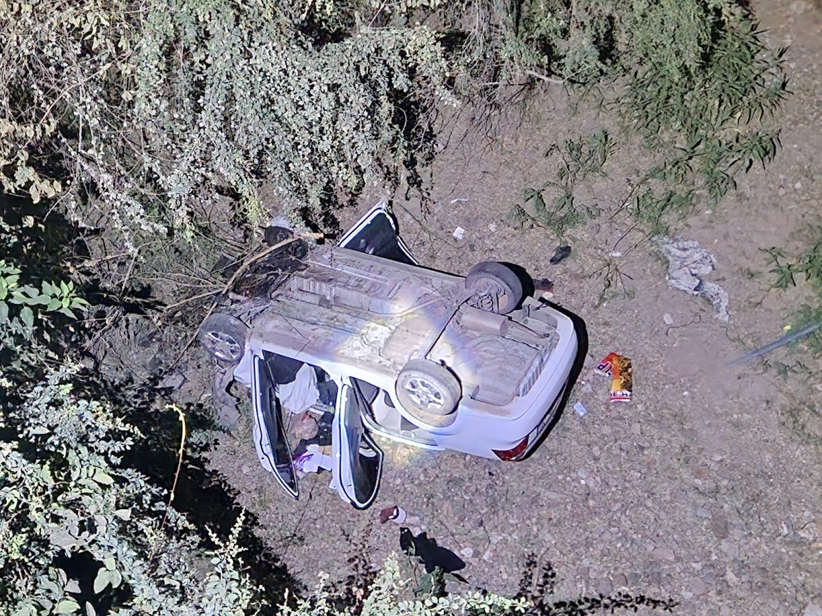 Carambola en El Salado, Culiacán deja un lesionado; uno de los autos cayó desde un puente