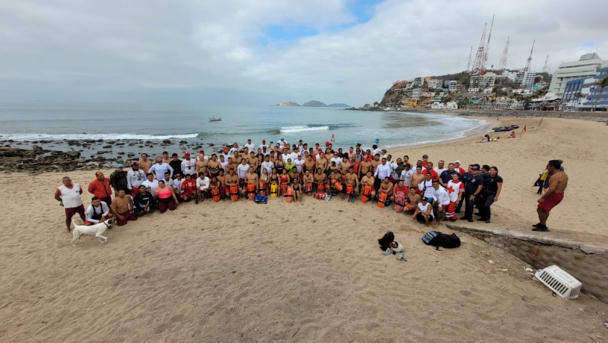 Protección Civil municipal certifica a 129 salvavidas en Mazatlán para las vacaciones de Semana Santa