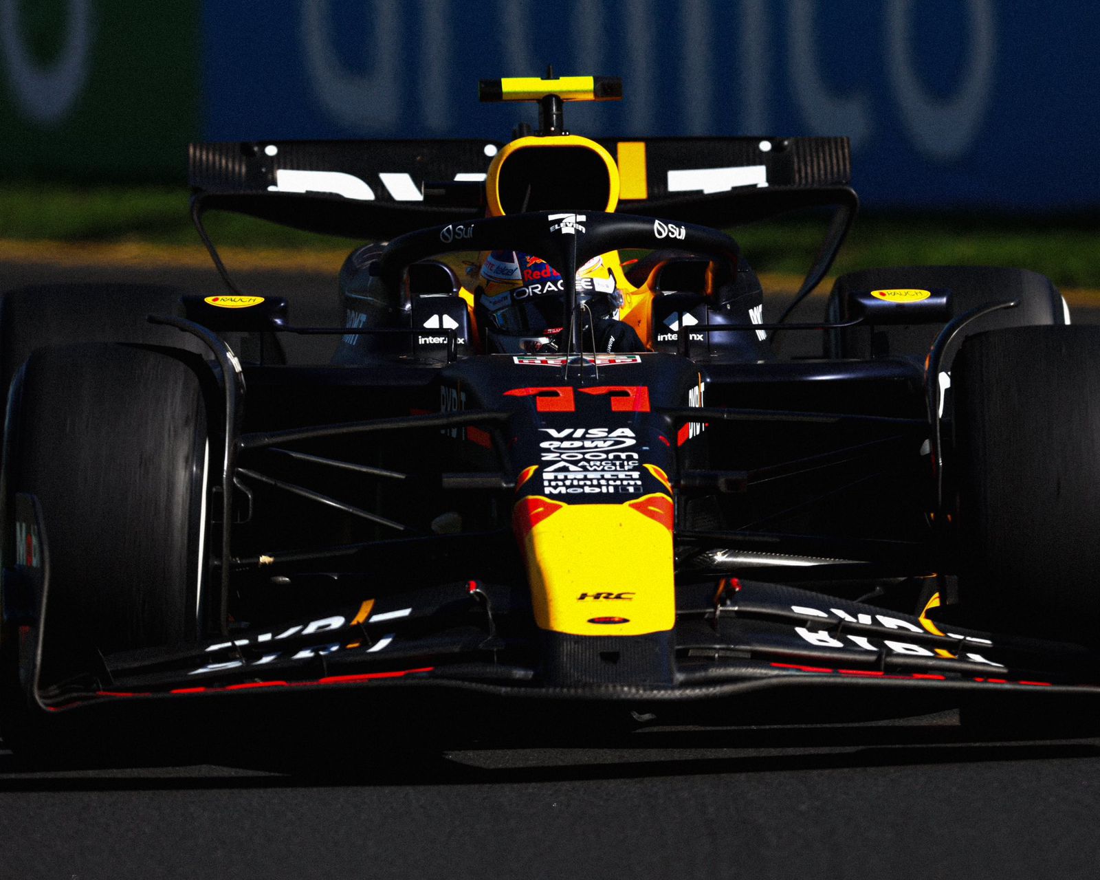 ‘Checo’ Pérez termina en quinto y Carlos Sainz triunfa en el GP de Australia de la F1