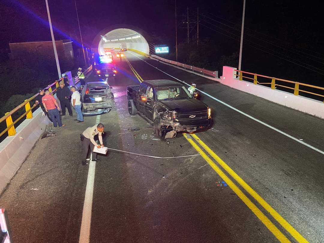 Fuerte choque sobre la carretera Mazatlán-Durango deja un niño lesionado