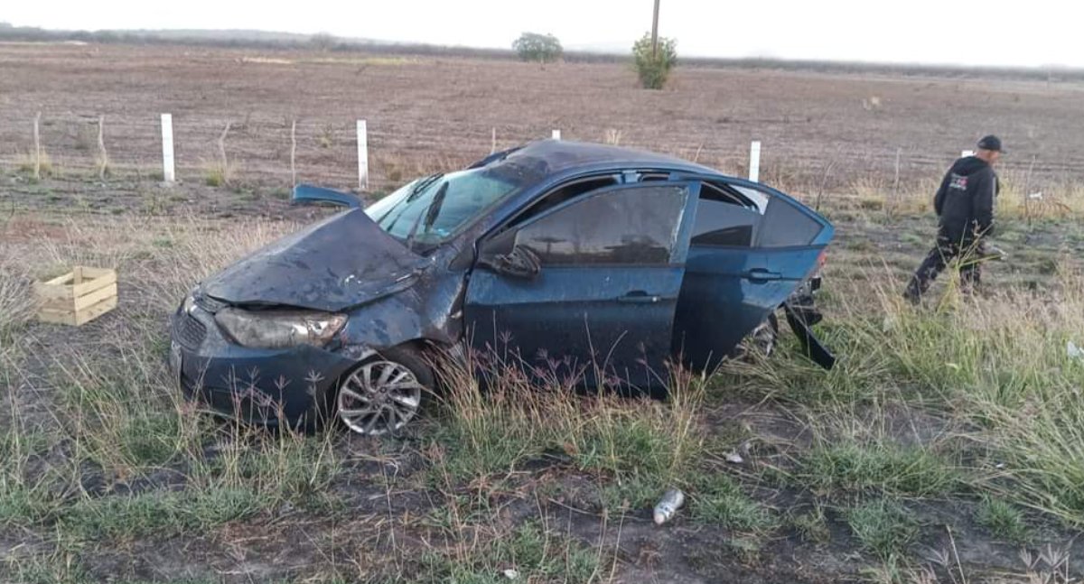 Conductor pierde el control del volante y termina volcado en Mazatlán ...