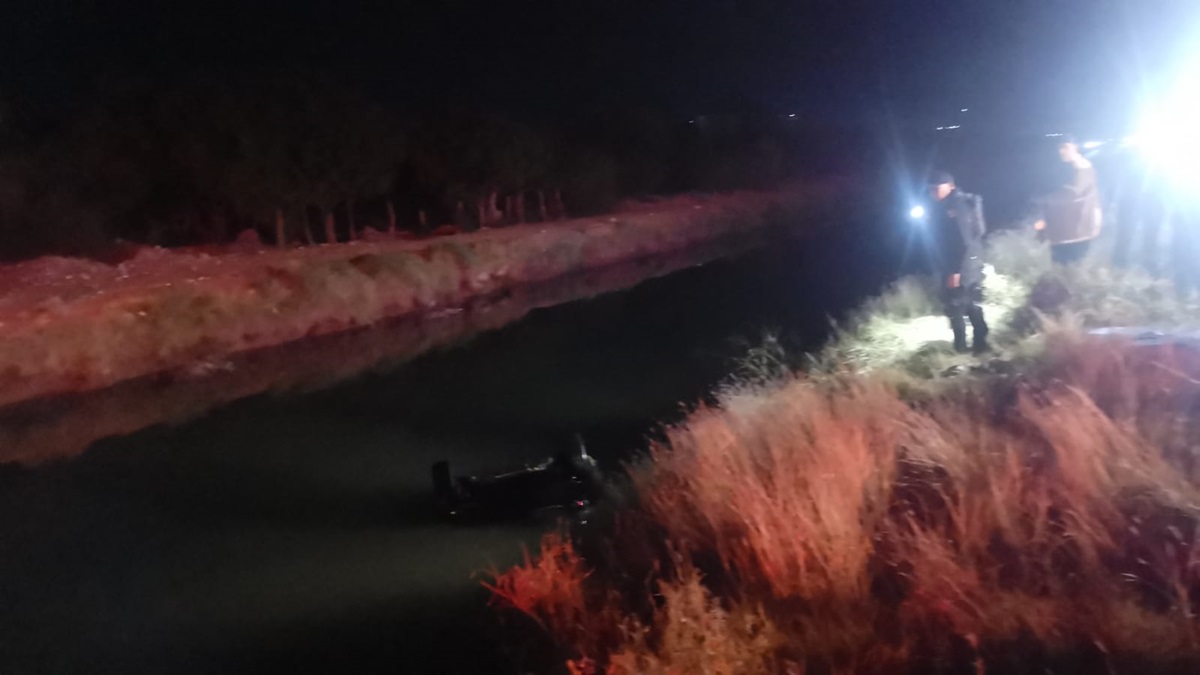 Fatal accidente que dejó 7 muertos ocurrió al tronarle llanta delantera a la camioneta: Tránsito