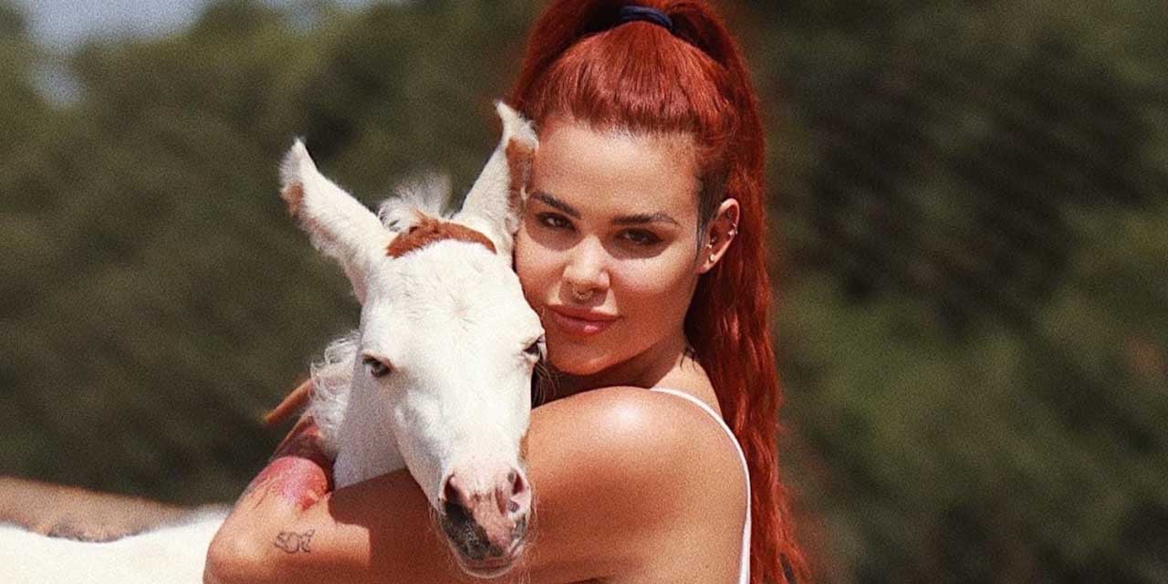 Muere Elena Larrea, defensora de los animales y modelo de Only Fans; aquí algunos de sus logros