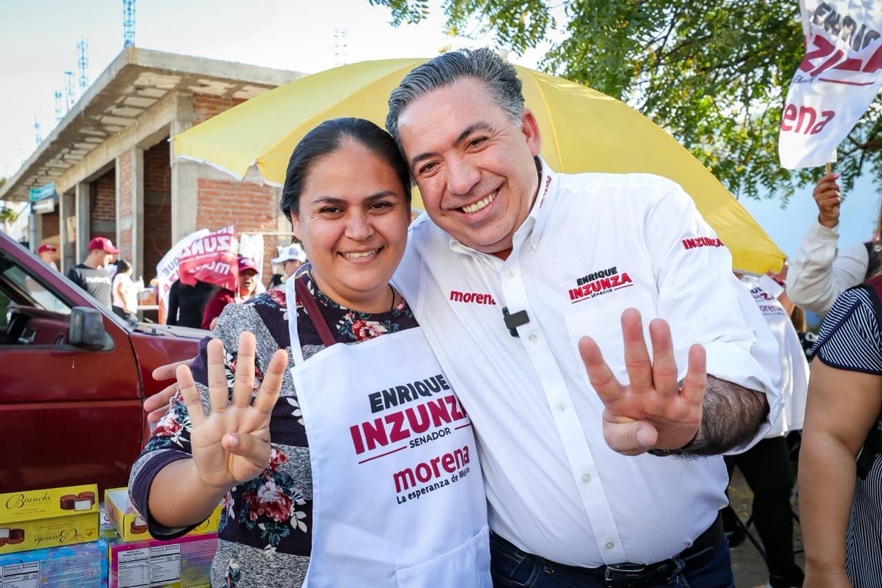 Con el “segundo piso de la 4T” habrá más apoyos, promete Enrique Inzunza a tianguistas en Alturas del Sur, Culiacán