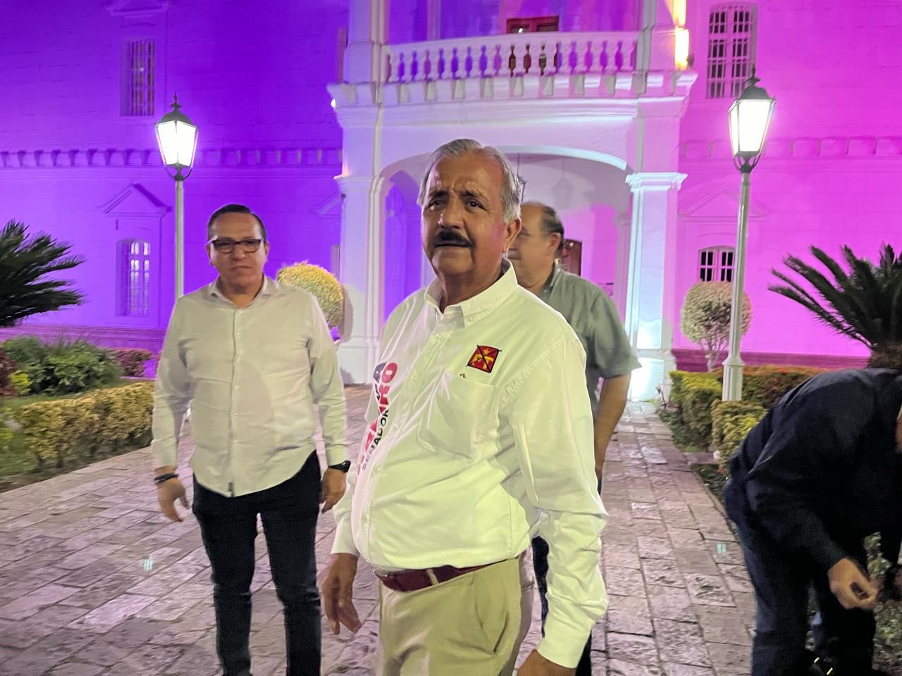 Estrada Ferreiro arranca campaña al Senado con caravana desde el Ayuntamiento de Culiacán
