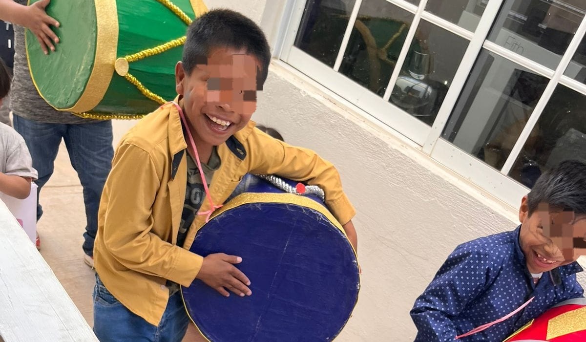 ¡También tuvieron su desfile! Niños de la guardería para hijos de jornaleros celebran la primavera en Guasave