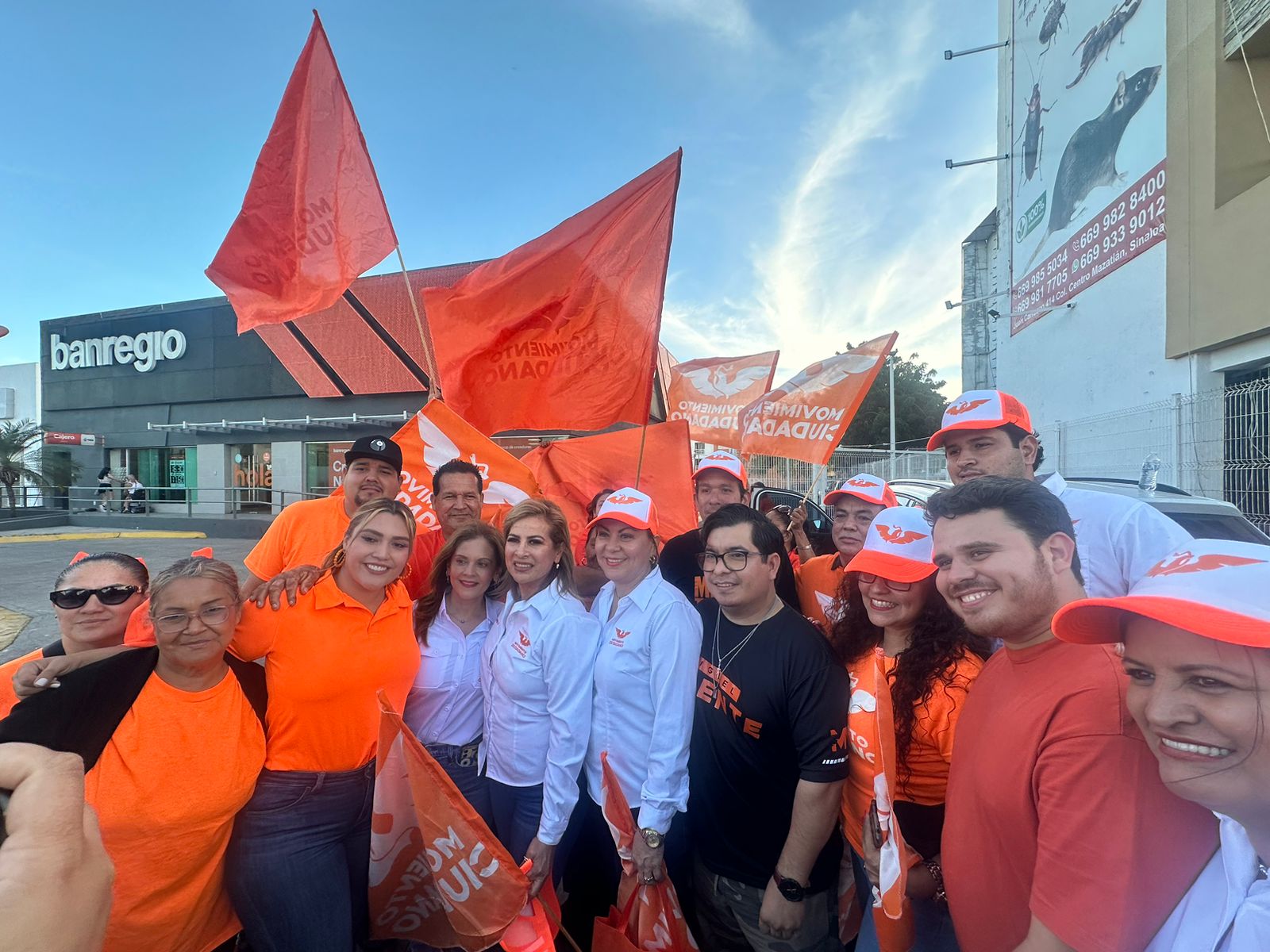 De tenis fosfos y hasta papalotes así el arranque de MC en Mazatlán