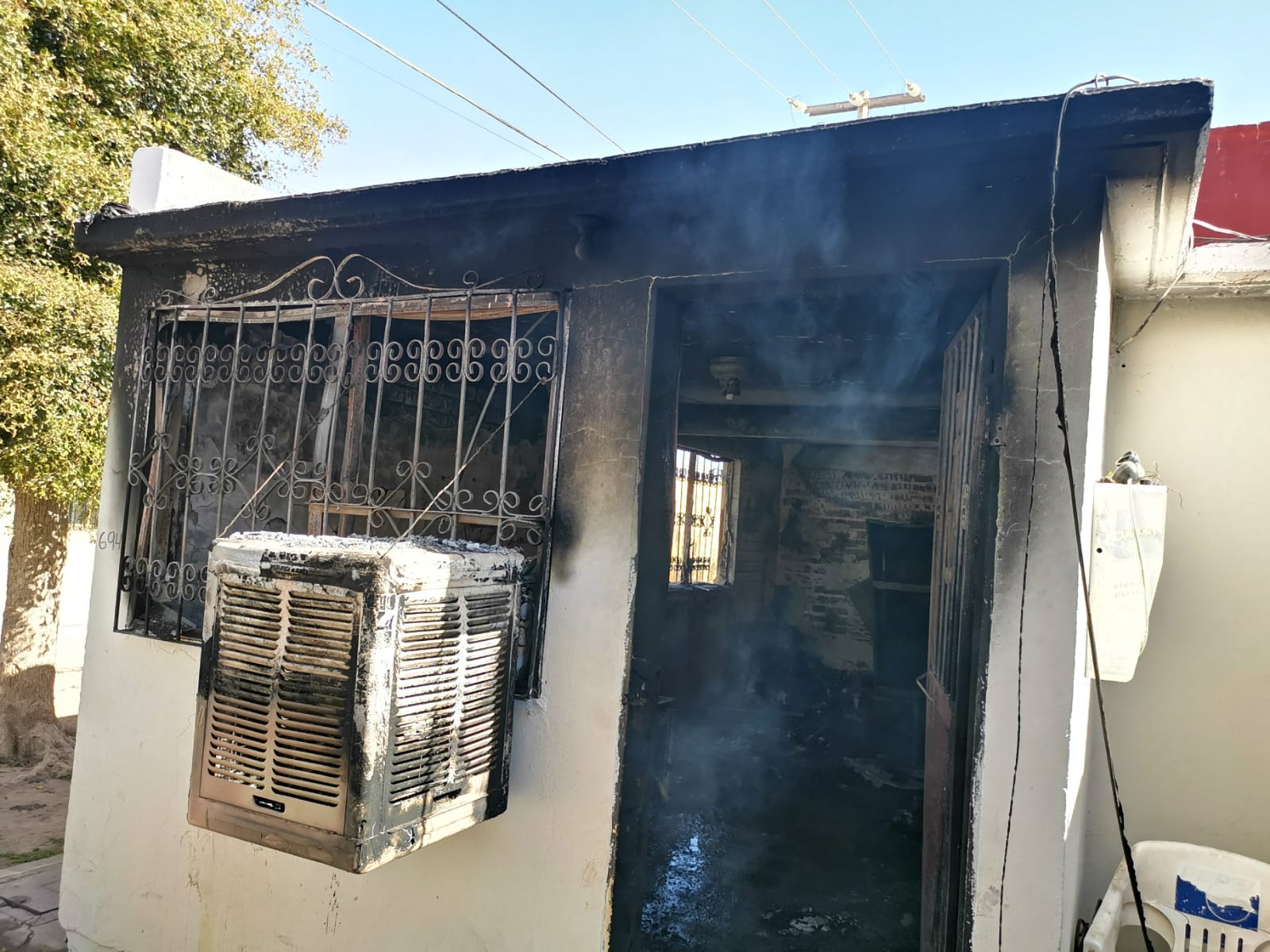 Cortocircuito provoca incendio en un domicilio del infonavit Bachomo en Los Mochis