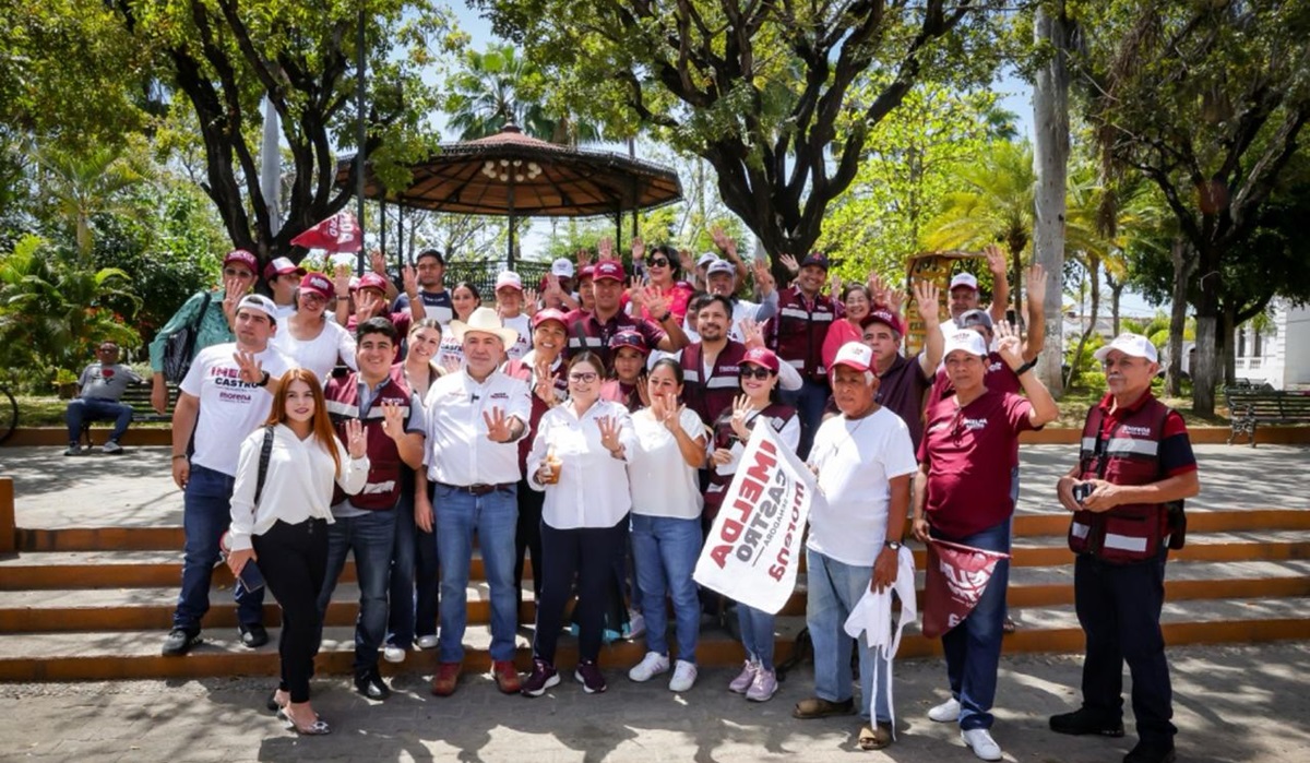 De tacos de camarón, raspados y jamoncillos, Imelda y Enrique recorren el sur llevando la bandera de Sheinbaum