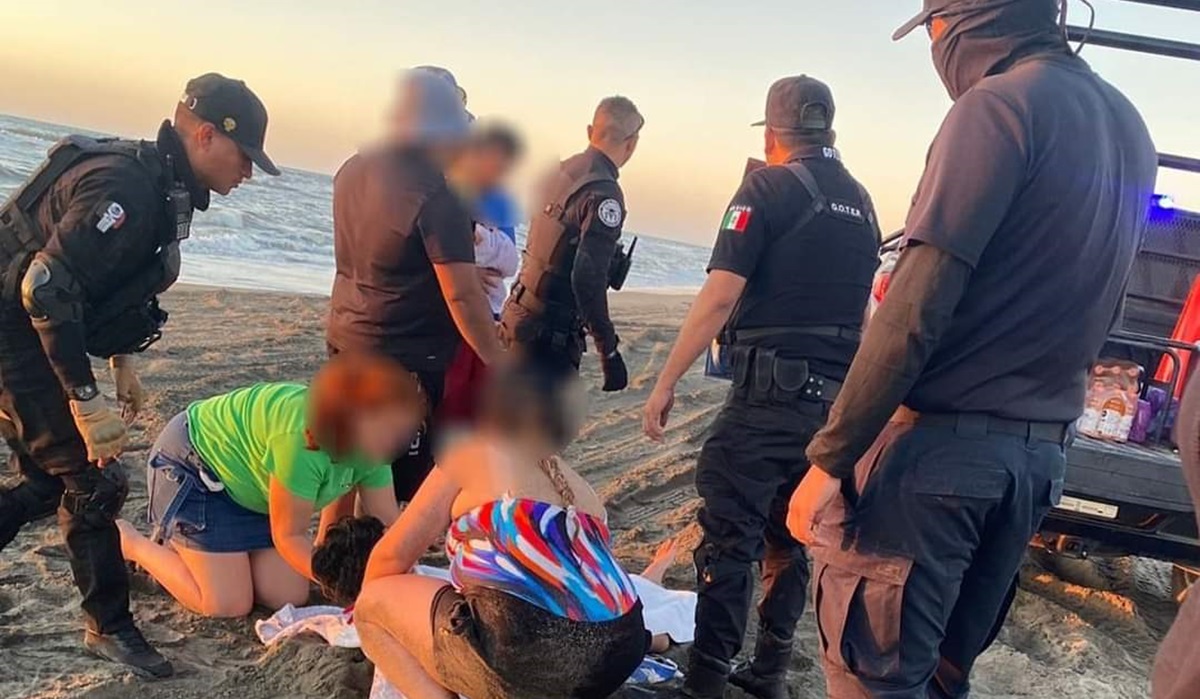 Joven se lesiona al caer de remolque en playa de Ahome 