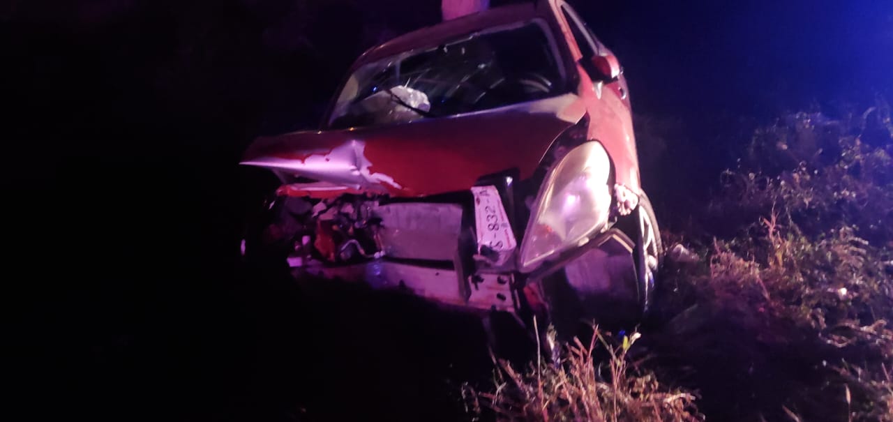 Joven se impacta contra un remolque en Guasave y termina lesionado