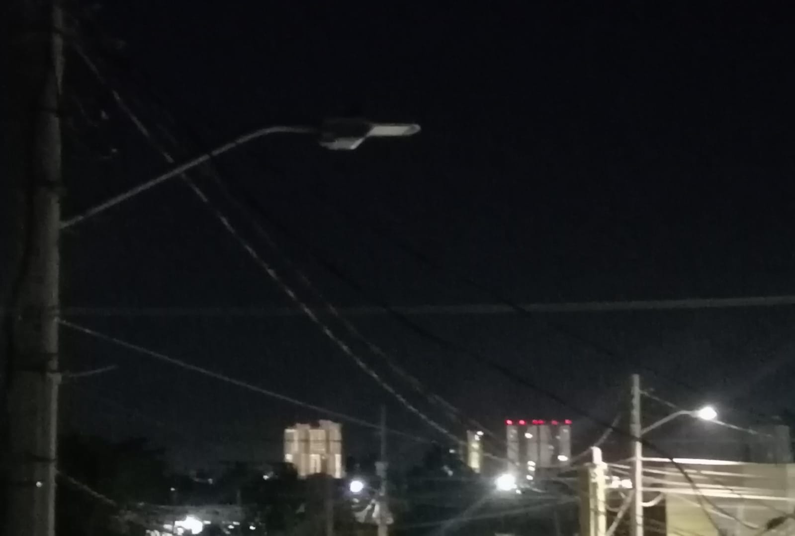 Lámparas nuevas de Mazatlán fallan cuando se roban el cableado, las pastillas o se daña en centro de carga