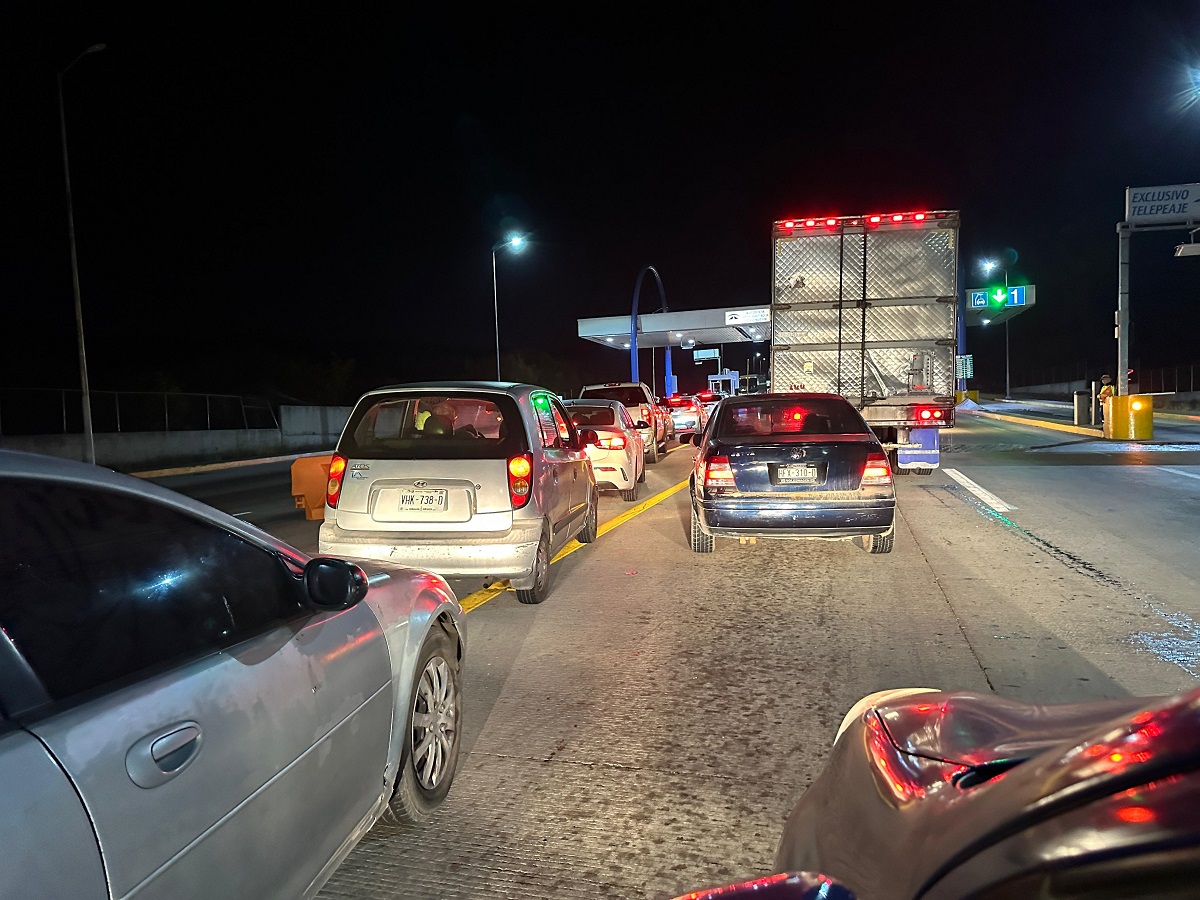 ¡Buen viaje! Turismo empieza a dejar Mazatlán y las carreteras lo resienten con filas de vehículos