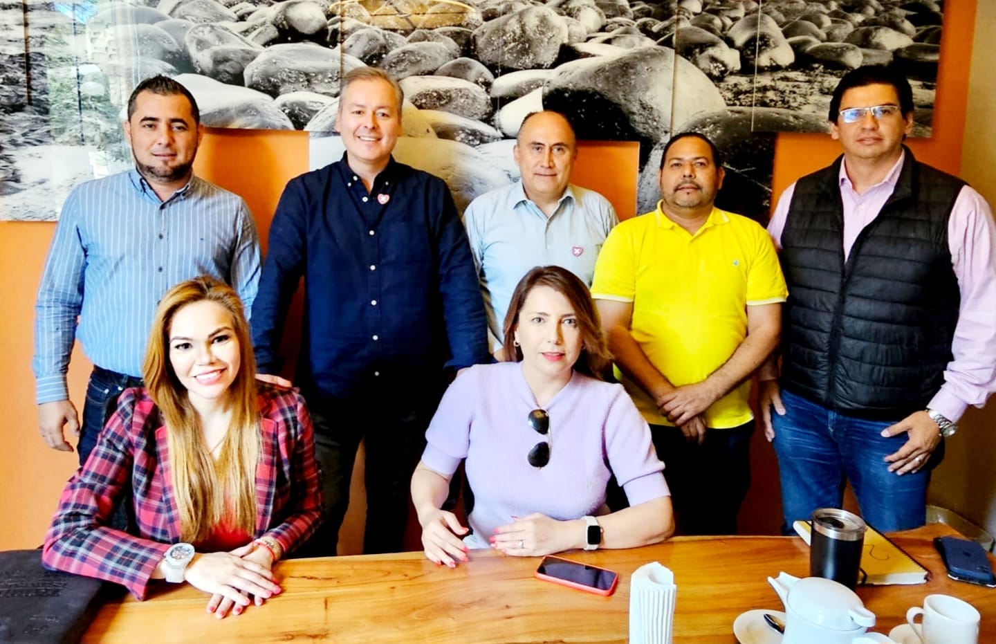 Se reúnen líderes del PRI, PAN, PRD con coordinador de campaña de Xóchitl Gálvez en Sinaloa