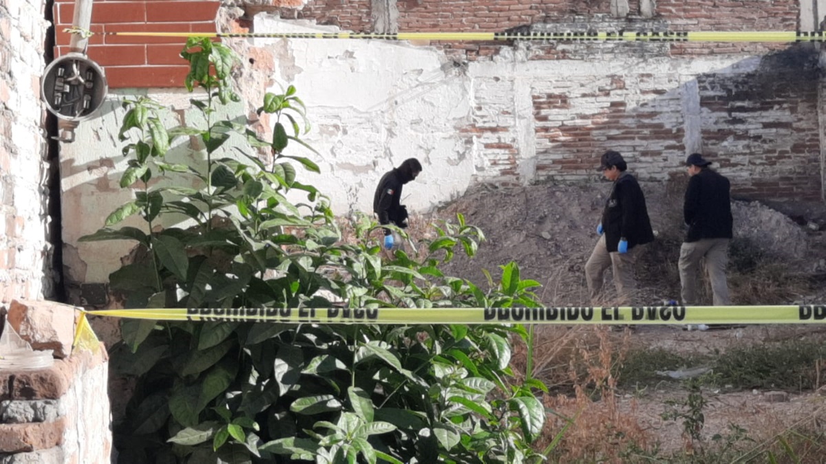 A espaldas de escuela primaria y un kínder de Culiacán encuentran a hombre degollado
