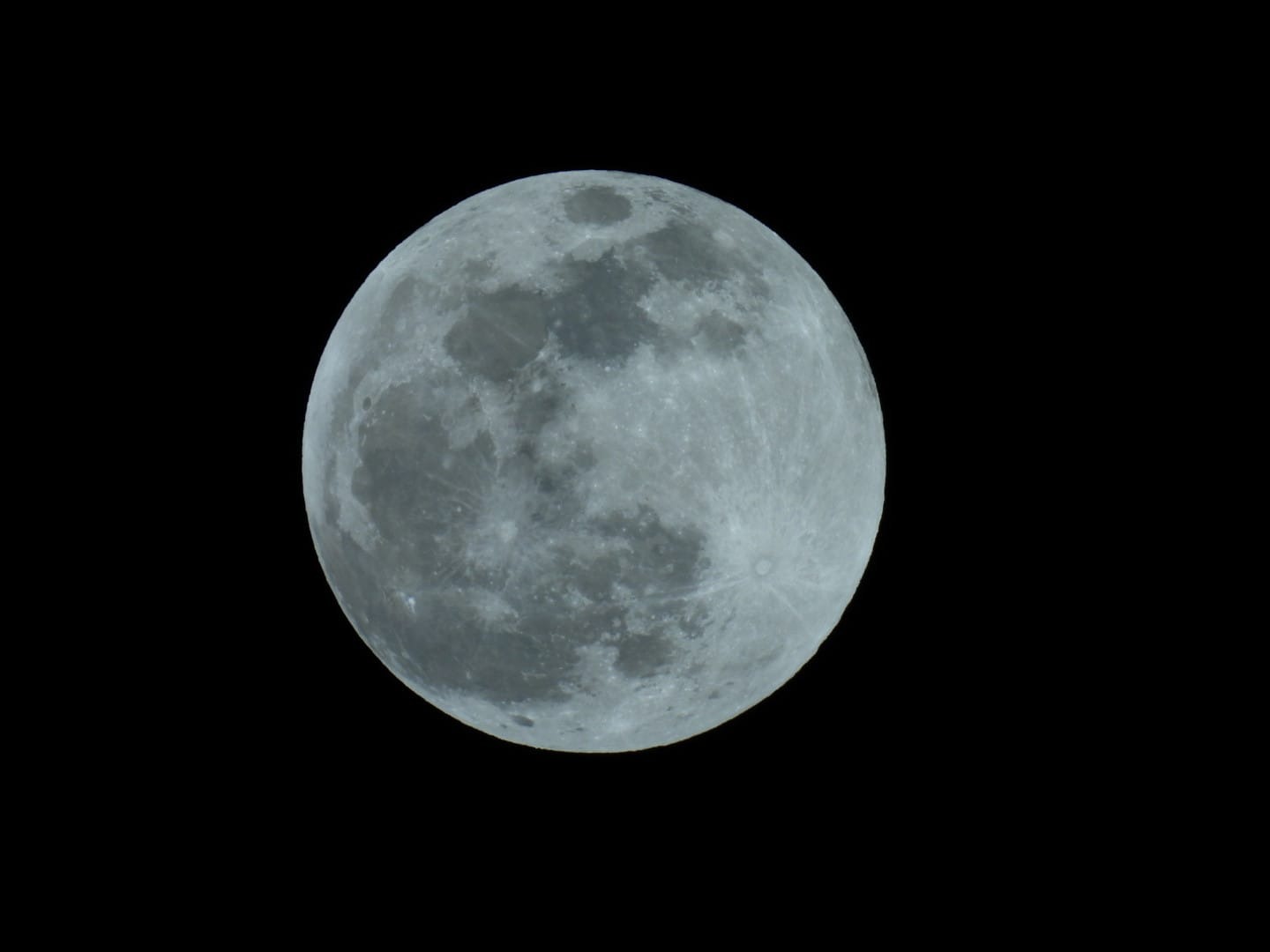 Es noche de eclipse lunar, ¿Te desvelarás viendo el cielo?