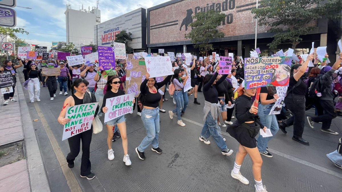 La Obregón en Culiacán se ‘tiñe’ de morado por el 8M