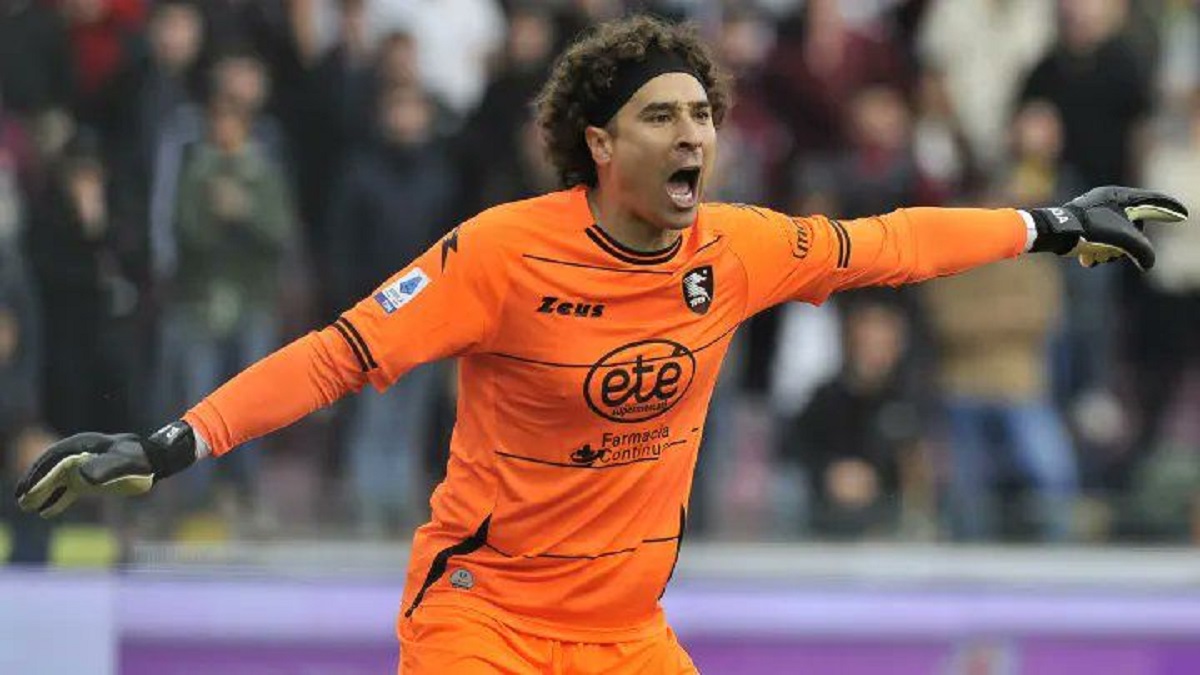 Oswaldo Sánchez y el ‘Conejo’ Pérez también recibieron mil goles como Memo Ochoa