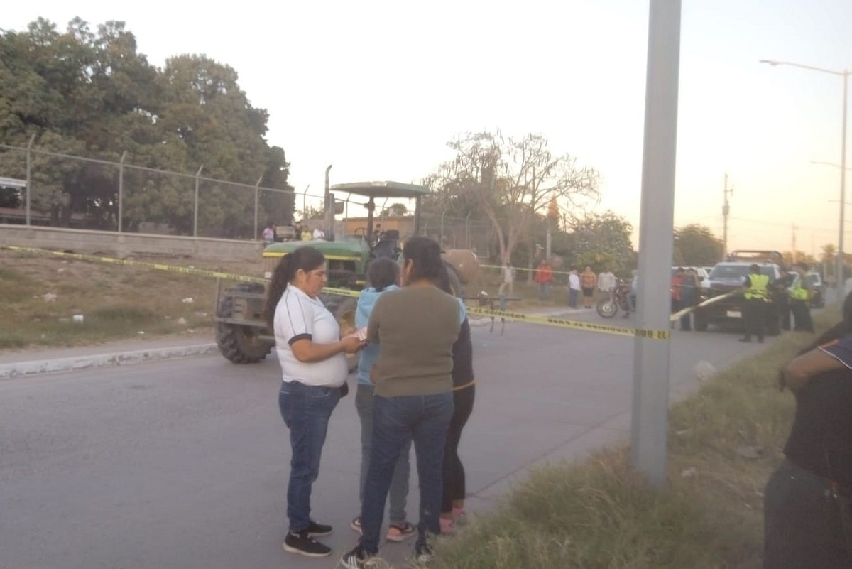 Operador de un tractor pierde la vida en Higuera de Zaragoza, Ahome