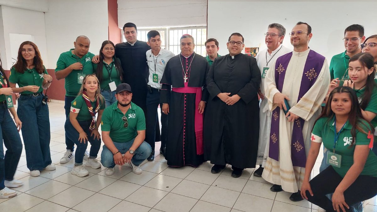 ‘Sean jóvenes alegres, pero también llenos de Dios’: Obispo